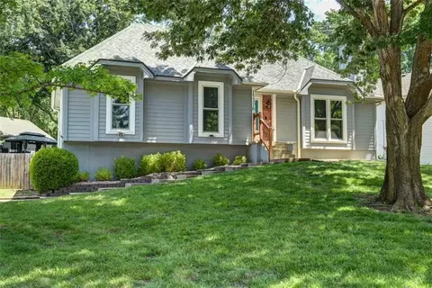 15316 W 122nd Ter, Olathe, KS 66062