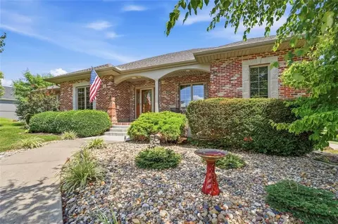 602 Canyon Dr, Pleasant Hill, MO 64080
