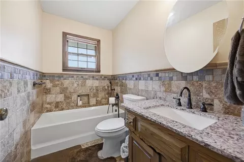 Bath - 773 E 710th Ave, Arcadia, KS 66711 photo 4 of 6