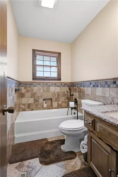 Bath - 773 E 710th Ave, Arcadia, KS 66711 photo 6 of 6