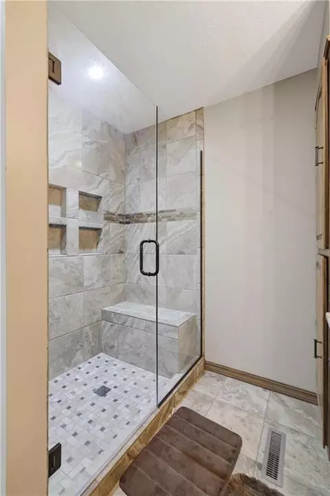 Bath - 773 E 710th Ave, Arcadia, KS 66711 photo 3 of 6