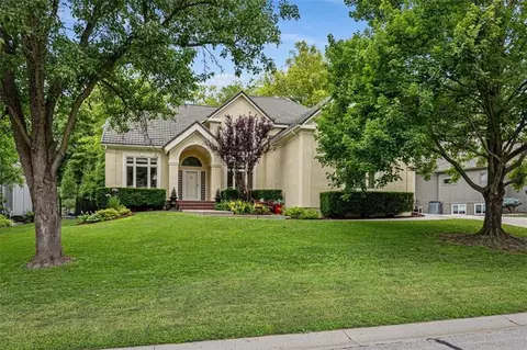 14612 W 50th St, Shawnee, KS 66216