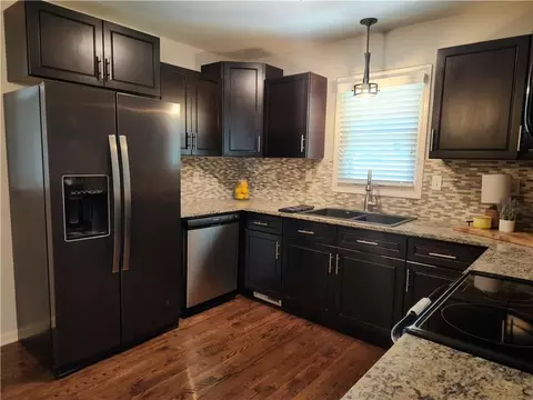 Kitchen - 3219 S Vest Ave, Independence, MO 64055 photo 1 of 2