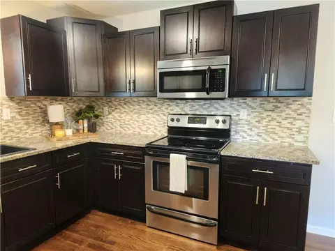 Kitchen - 3219 S Vest Ave, Independence, MO 64055 photo 2 of 2