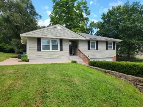 Exterior - 3219 S Vest Ave, Independence, MO 64055 photo 2 of 5
