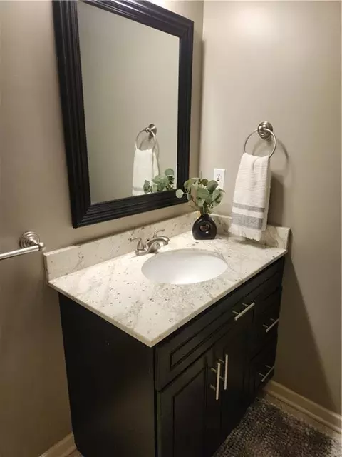 Bath - 3219 S Vest Ave, Independence, MO 64055 photo 4 of 4