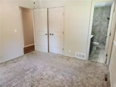 Bedroom - 3219 S Vest Ave, Independence, MO 64055 photo 2 of 6