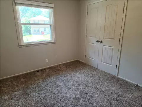 Bedroom - 3219 S Vest Ave, Independence, MO 64055 photo 6 of 6