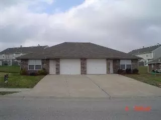 183-185 NW Woodbury Dr, Grain Valley, MO 64029