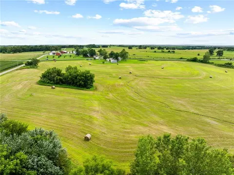 View/Area - 9012 NW State Route 52 Hwy, Amoret, MO 64722 photo 5 of 7