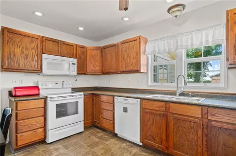 Kitchen - 9012 NW State Route 52 Hwy, Amoret, MO 64722 photo 2 of 2