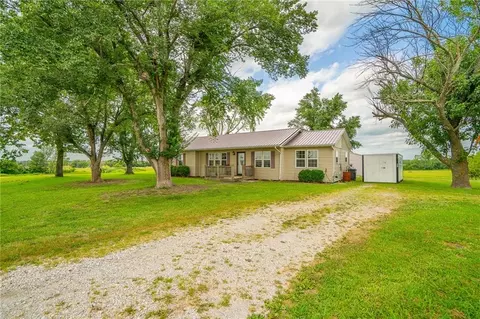Exterior - 9012 NW State Route 52 Hwy, Amoret, MO 64722 photo 4 of 12