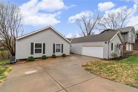 7400 N Granby Ave, Kansas City, MO 64151