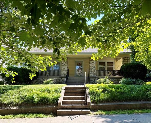 1011 S 5th St, Leavenworth, KS 66048