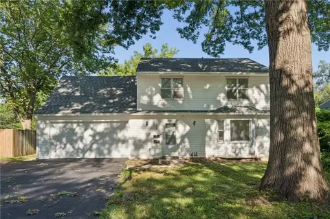 8110 Walnut St, Kansas City, MO 64114