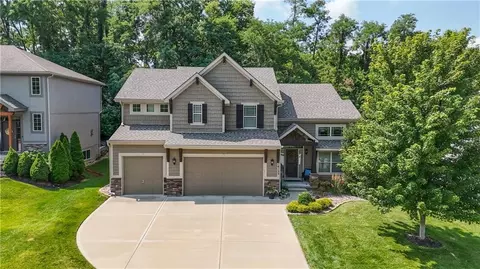 14155 NW 68th St, Parkville, MO 64152