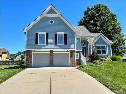 7608 NW 76th Pl, Kansas City, MO 64152
