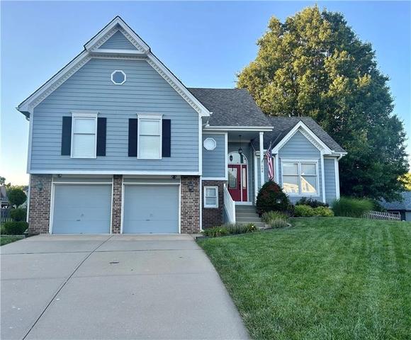 7608 NW 76th Pl, Kansas City, MO 64152