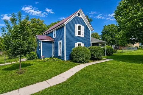 405 Russell St, Lathrop, MO 64465