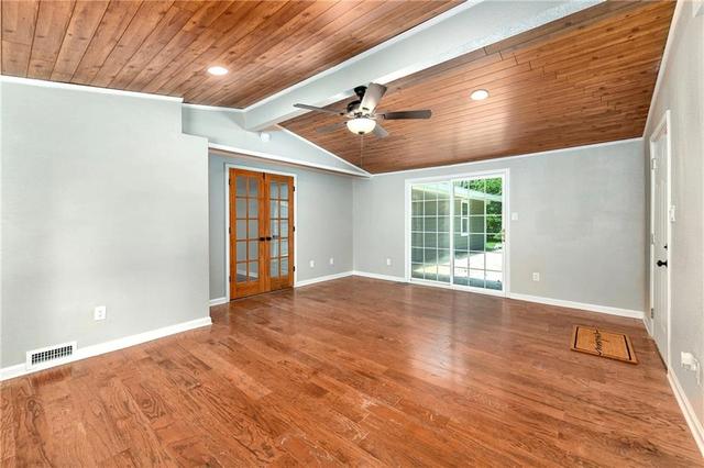 7132 Parallel Pkwy, Kansas City, KS 66112