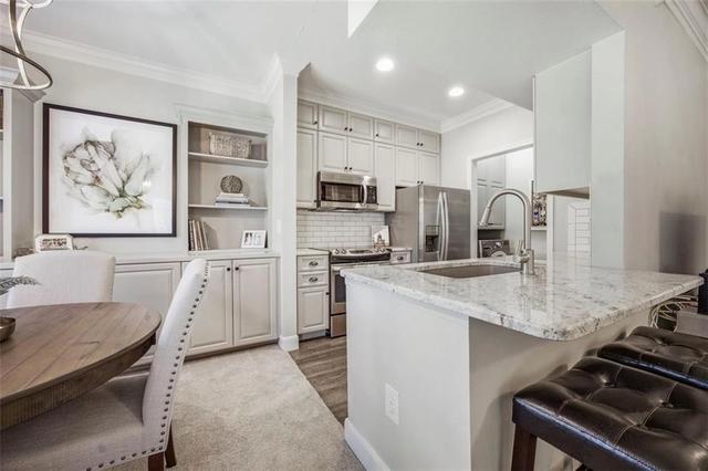 11622 Tomahawk Creek Pkwy #E, Leawood, KS 66211