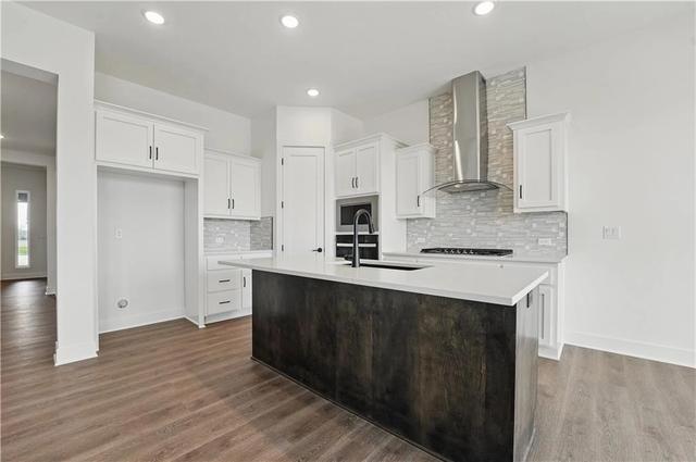 1718 NW 105th St, Kansas City, MO 64155