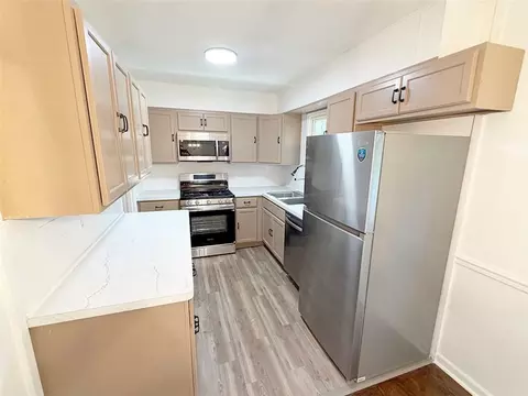 Kitchen - 4016 S Spring St, Independence, MO 64055 photo 1 of 10