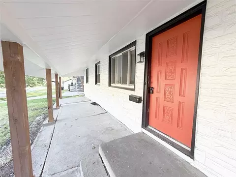 Exterior - 4016 S Spring St, Independence, MO 64055 photo 4 of 12