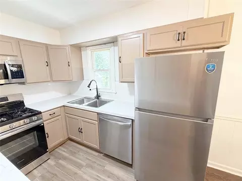 Kitchen - 4016 S Spring St, Independence, MO 64055 photo 2 of 10