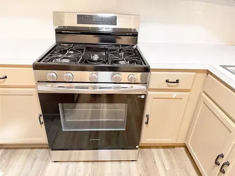 Kitchen - 4016 S Spring St, Independence, MO 64055 photo 4 of 10