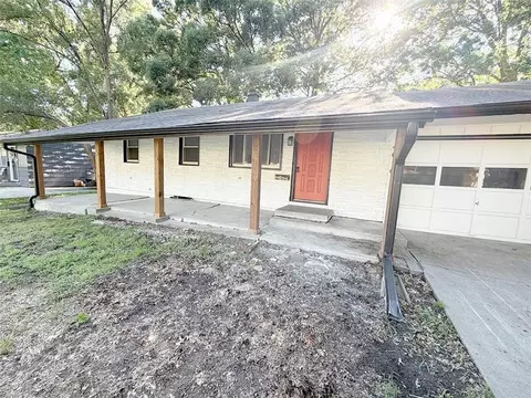 Exterior - 4016 S Spring St, Independence, MO 64055 photo 2 of 12