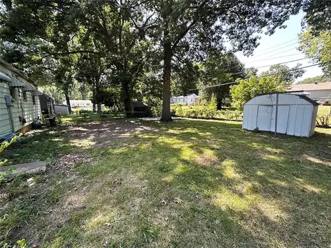 Exterior - 4016 S Spring St, Independence, MO 64055 photo 10 of 12