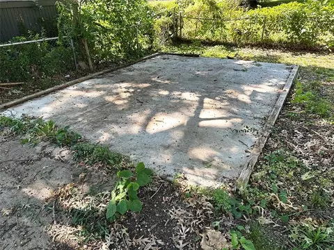 Exterior - 4016 S Spring St, Independence, MO 64055 photo 11 of 12