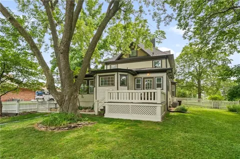 Exterior - 105 NE Douglas St, Lees Summit, MO 64063 photo 8 of 15