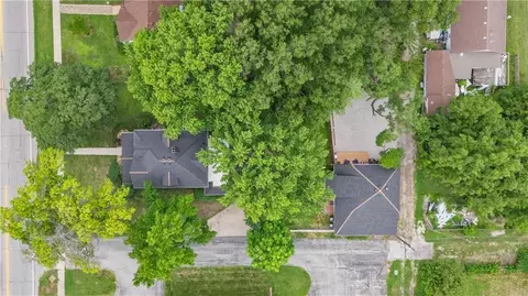 View/Area - 105 NE Douglas St, Lees Summit, MO 64063 photo 1 of 1
