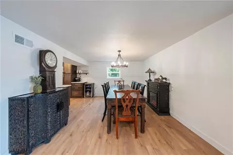 Dining - 105 NE Douglas St, Lees Summit, MO 64063 photo 3 of 4