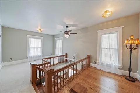Entry Way - 105 NE Douglas St, Lees Summit, MO 64063 photo 6 of 10