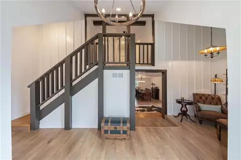 Entry Way - 105 NE Douglas St, Lees Summit, MO 64063 photo 9 of 10