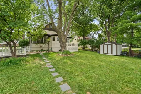 Exterior - 105 NE Douglas St, Lees Summit, MO 64063 photo 7 of 15