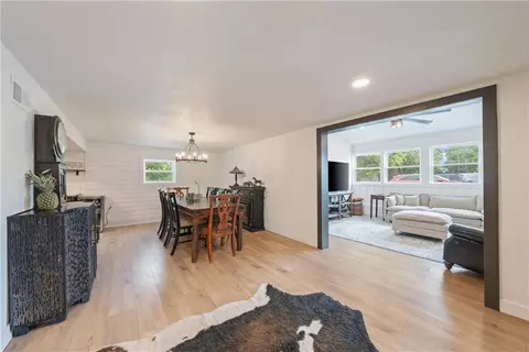 Dining - 105 NE Douglas St, Lees Summit, MO 64063 photo 4 of 4