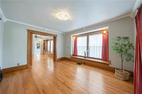 Living - 105 NE Douglas St, Lees Summit, MO 64063 photo 2 of 5