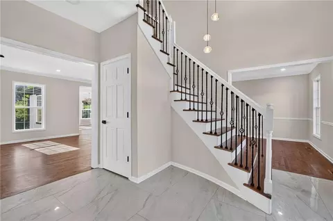 Entry Way - 20 SE Meadowbrook Dr, Lees Summit, MO 64082 photo 2 of 2