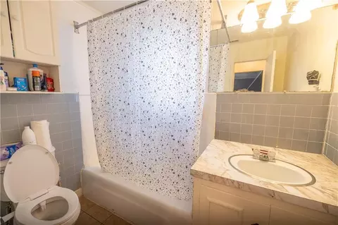 Bath - 6978 W 1300 Rd, Centerville, KS 66014 photo 1 of 1