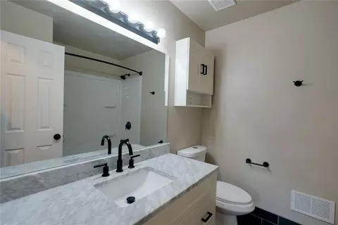 17226 E 40th Ter, Independence, MO 64055 photo 22