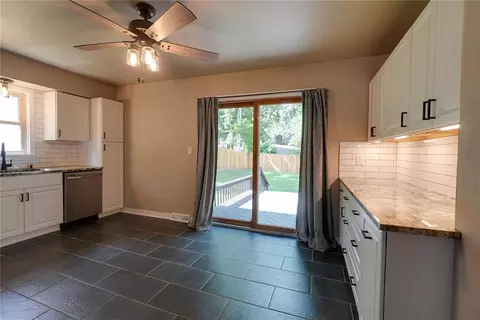 17226 E 40th Ter, Independence, MO 64055 photo 8