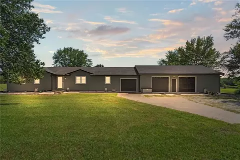 17739 Eisenhower Rd, Leavenworth, KS 66048