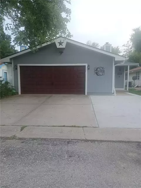 8809 E 109th Ter, Kansas City, MO 64134