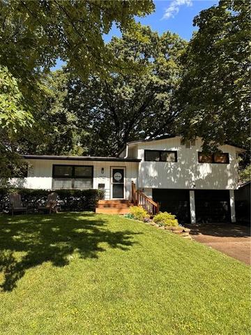 7927 Windsor St, Prairie Village, KS 66208