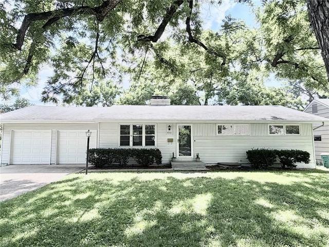 8701 Marty St, Overland Park, KS 66212