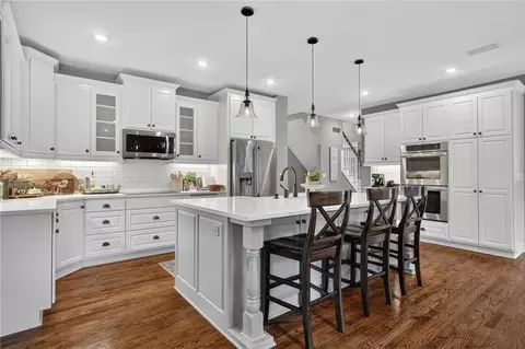 14170 NW 63rd St, Parkville, MO 64152